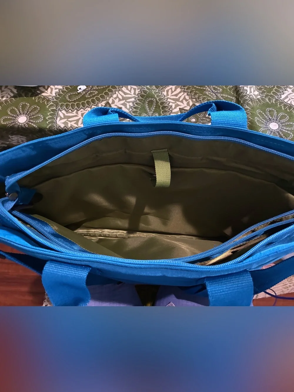 Crate & Barrel Large Business Bag. 17x12x3.5”. Adj Strap, 5 compartments 3 zips
